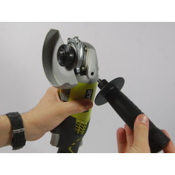 RYOBI P422 Замена батареи и ручки