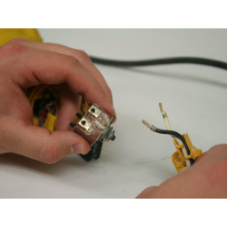 Замена сетевого шнура DeWalt D28110